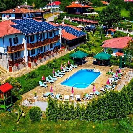 Family Complex Krisbo Hotel Donkovtsi Buitenkant foto