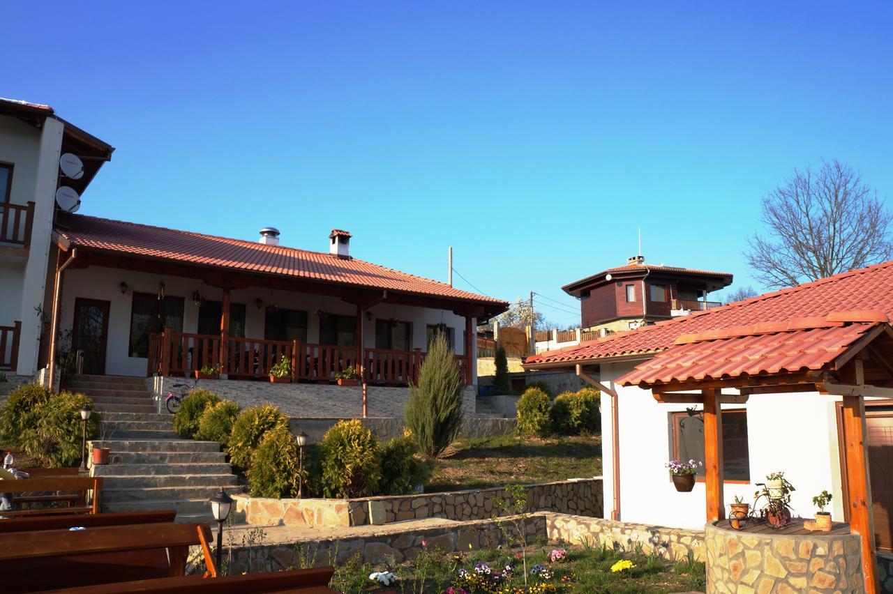 Family Complex Krisbo Hotel Donkovtsi Buitenkant foto