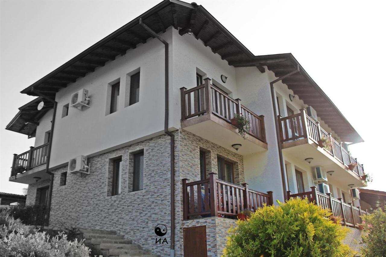 Family Complex Krisbo Hotel Donkovtsi Buitenkant foto