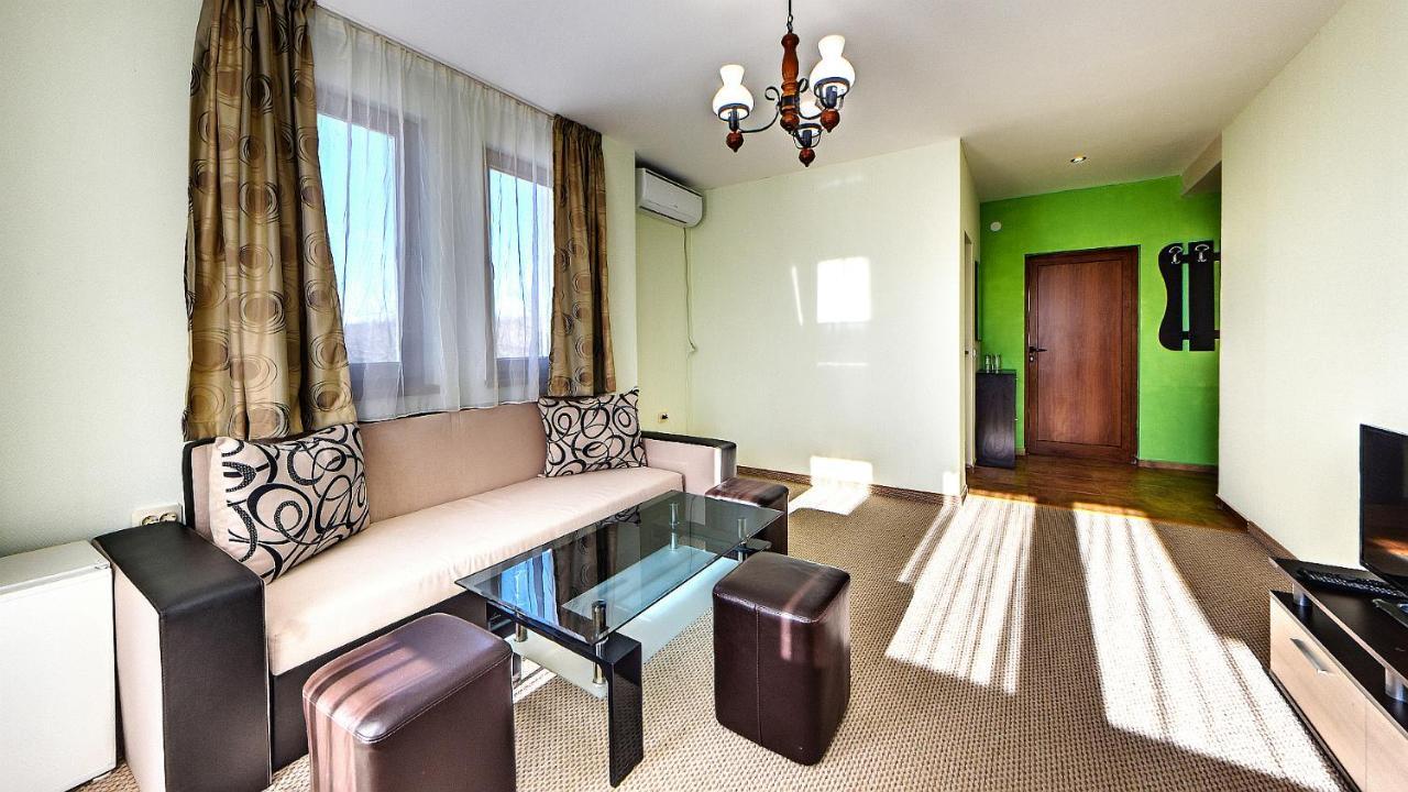 Family Complex Krisbo Hotel Donkovtsi Buitenkant foto